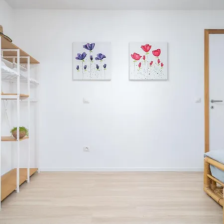 House With Private Parking & Sauna Near Centre And Transport Ferienhaus Roeselare