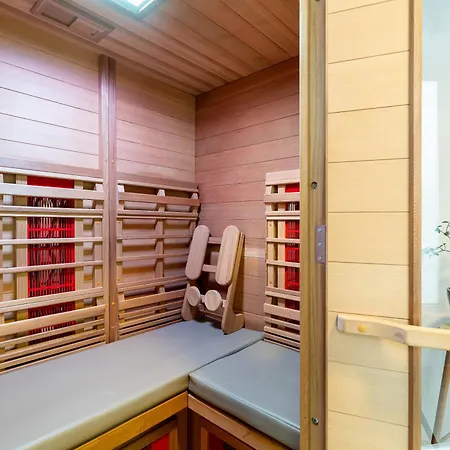 House With Private Parking & Sauna Near Centre And Transport Roeselare